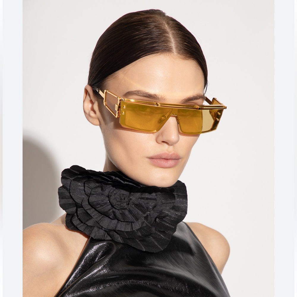 Balmain Eyewear
Wonder Boy Ill rectangular-frame sunglasses